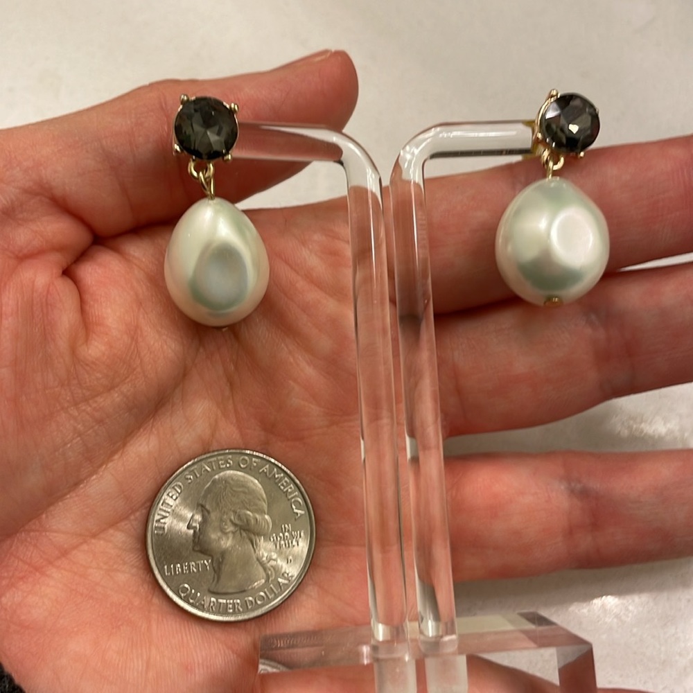 Loft Faux Smokey quartz and pearl drop earrings- costume jewelry - Picture 3 of 4